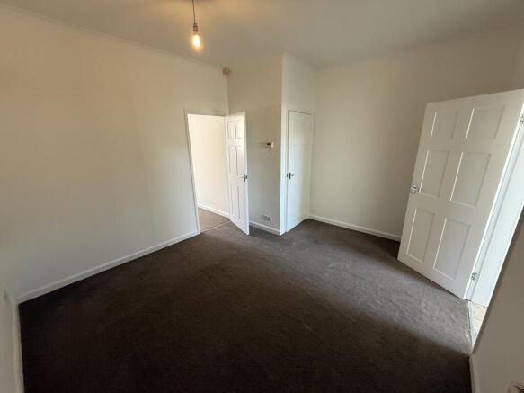 3 bed House to rent Image 4