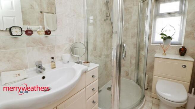 4 bed Detached for sale Image 12