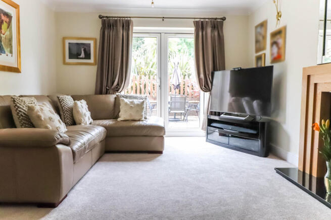 Family room 3.JPG