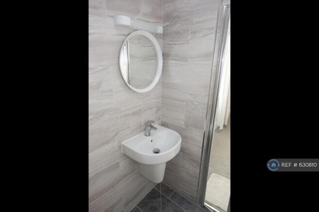 Ensuite With Modern Fittings