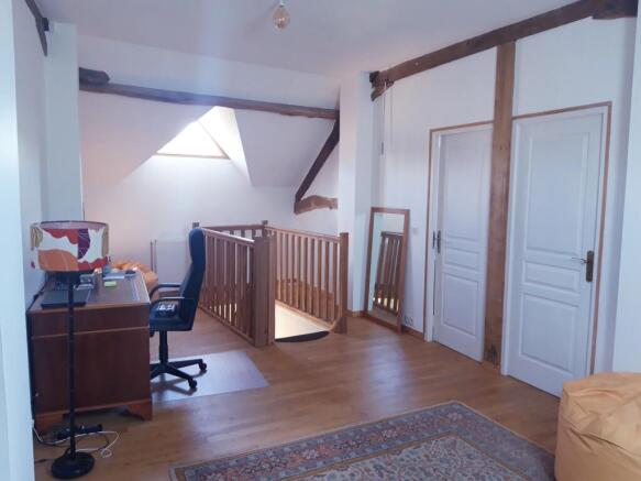 Photo 3
