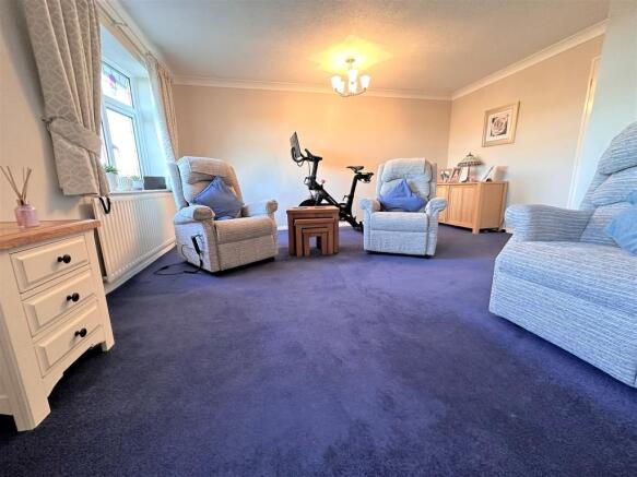 FIRST FLOOR LOUNG...