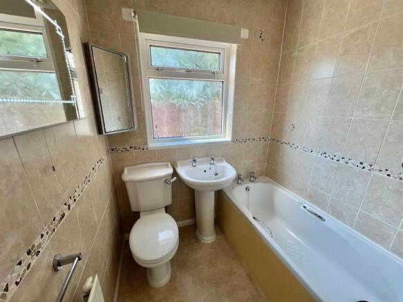 3 bed Semi-Detached Bungalow for sale Image 7