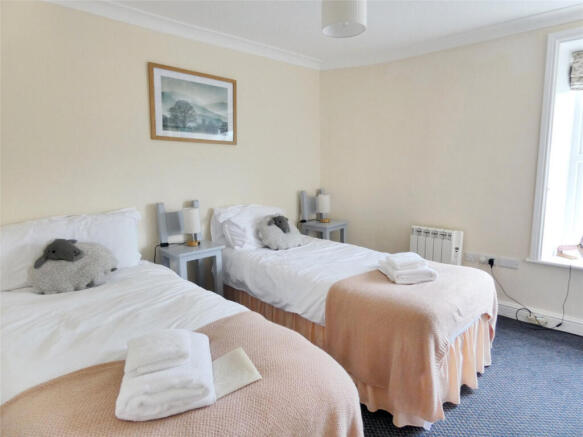 3 bed Terraced for sale Image 10