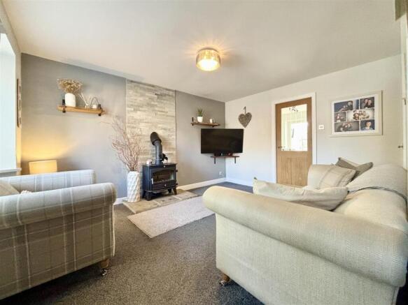 3 bed Semi-Detached for sale Image 6