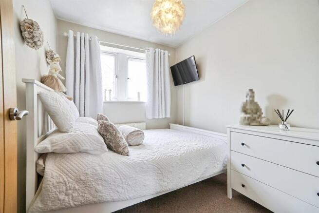 4 bed Detached for sale Image 12