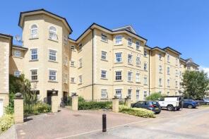 33, Radcliffe House, Mandelbrote Drive, Oxford OX4 4XG
