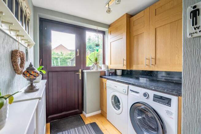 4 bed Semi-Detached for sale Image 5