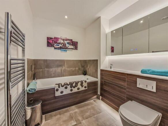 en suite bathroom-w.c