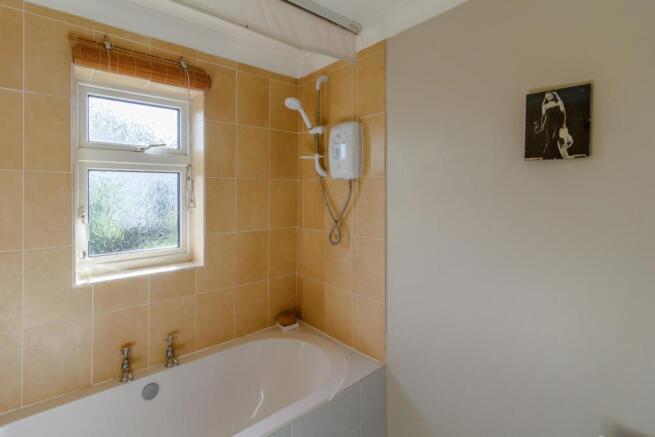 8355421-interior14.jpg