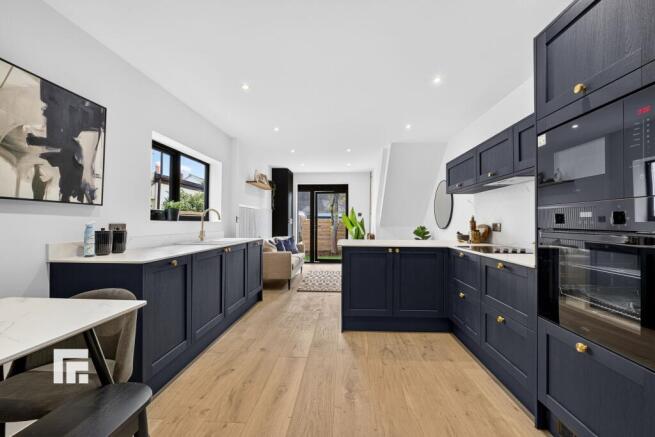 KITCHEN/LOUNGE/DINER