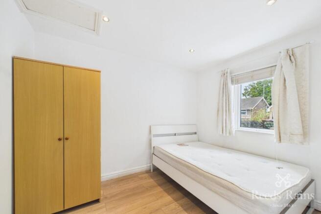 1 bed Apartment to rent Image 5