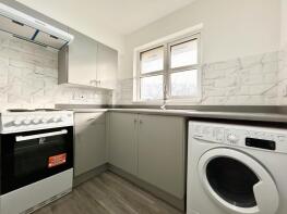 16, Chalice Way, Greenhithe DA9 9PS