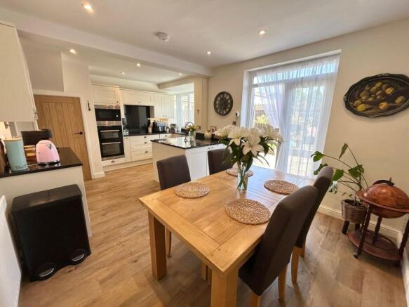 3 bed Semi-Detached for sale Image 5