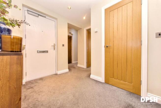3 bed Apartment for sale Image 9