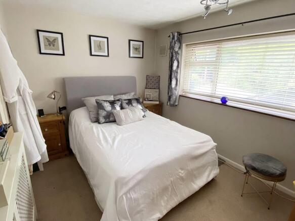 bed2.jpg