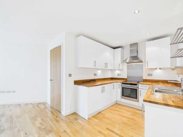 CAM03741G0-PR0118...