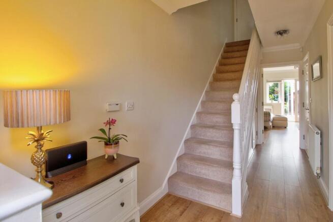 Seamless wood-laminate flooring