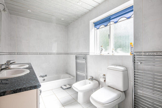3 bed Bungalow for sale Image 12