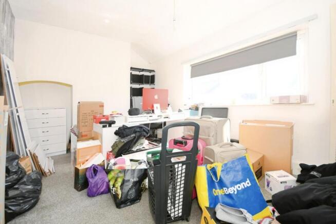 BEDROOM 1.jpg