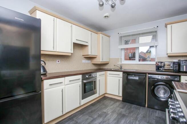 4 bed Semi-Detached for sale Image 3