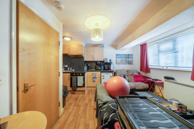 Kitchen / Reception
