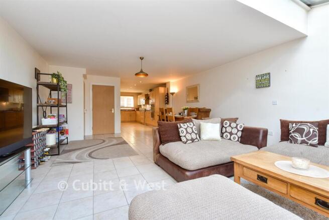 Kitchen / Lounge / Diner