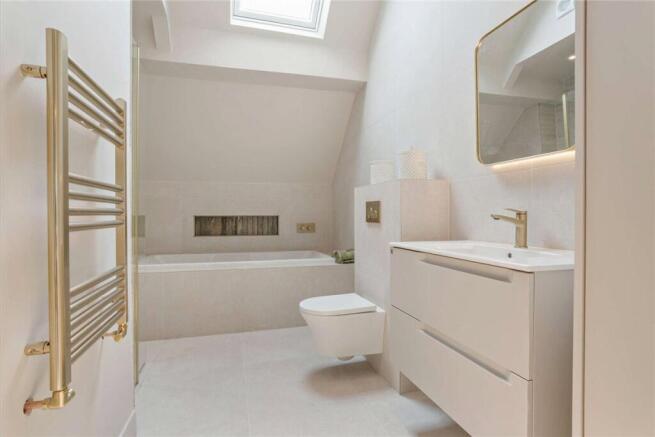 3 bed Penthouse for sale Image 12