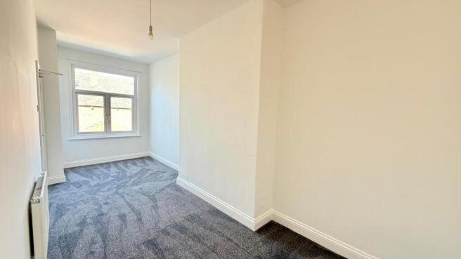 2 bed Apartment to rent Image 6
