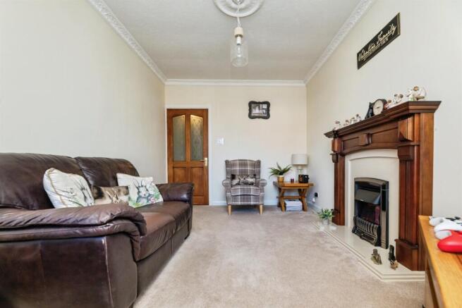4 bed Detached for sale Image 4