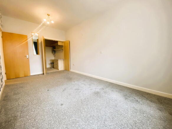 2 bed Apartment for sale Image 5