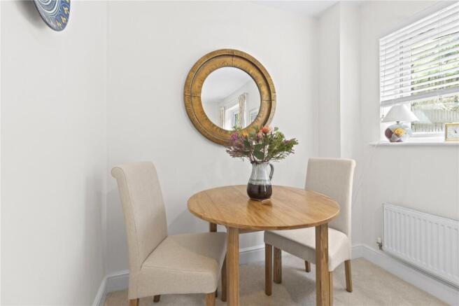 Oakrise Gardens, Ridgewood, Uckfield, East Sussex, TN22 photo 4