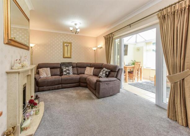 135 Yew Tree Lane-lounge1.jpg