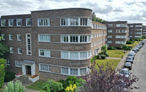 Flat 26, 115 Belvedere Court, Lyttelton Road, Hampstead Garden Suburb, London N2 0AH