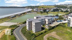 20, Sea Point, Crosshill, Barry CF62 6TB