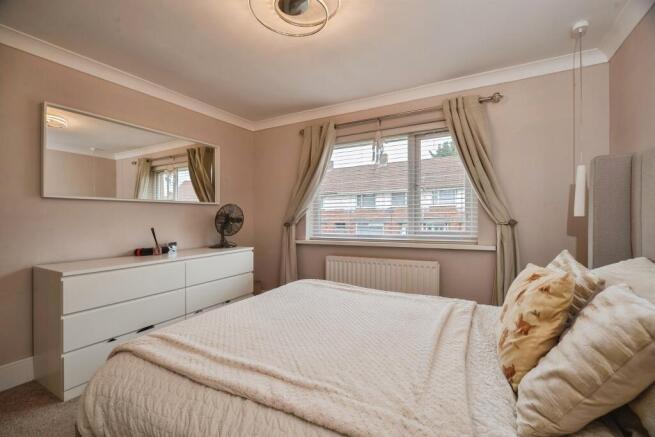3 bed Semi-Detached for sale Image 8