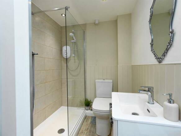 22606 SHOWER.jpg