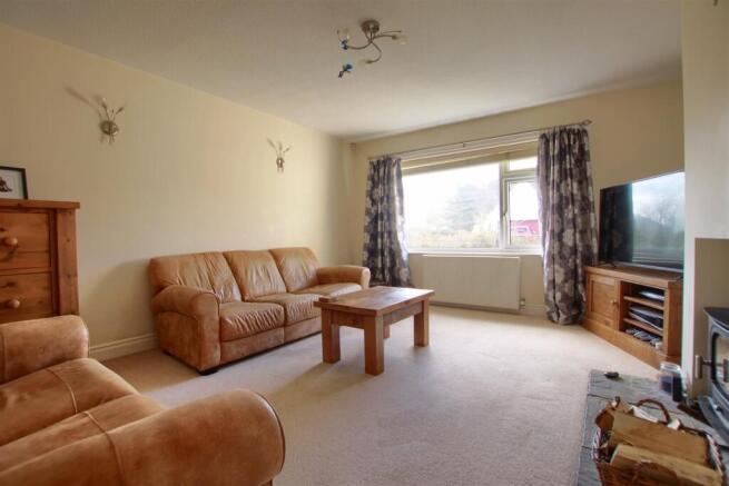 4 bed Semi-Detached Bungalow for sale Image 5
