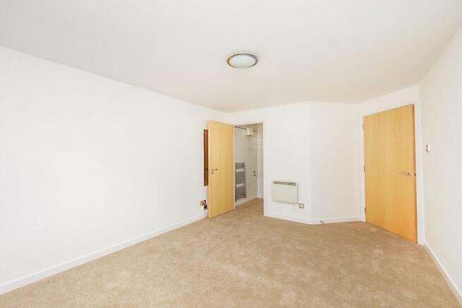 2 bed Apartment to rent Image 5
