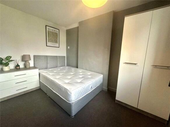 1 bed House Share to rent Image 5