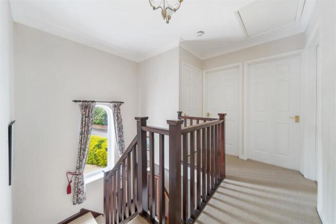 FIRST FLOOR LANDING