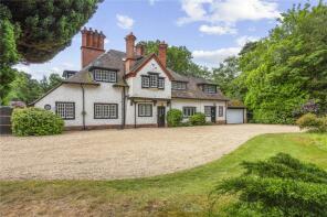 Moyle House, Fleet Hill, Finchampstead RG40 4LJ