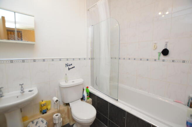 1 bed Apartment to rent Image 10