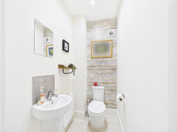 Purton Close, Hardwicke, Gloucester, Gloucestershire, GL2 photo 4