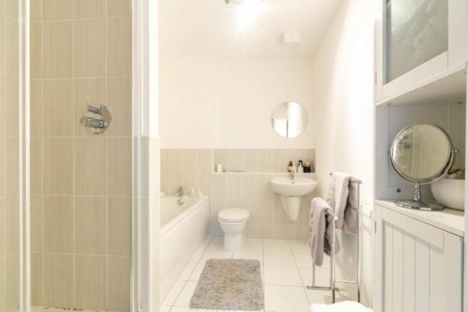 56gardinarbath1