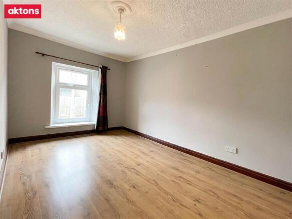 Bedroom 2.jpg