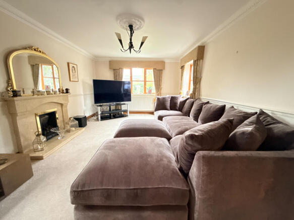 Bowling Green Close, Attleborough, Norfolk photo 2