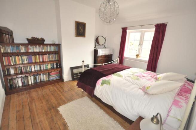BEDROOM 2