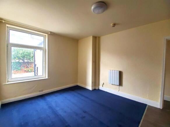 1 bed Apartment to rent Image 6