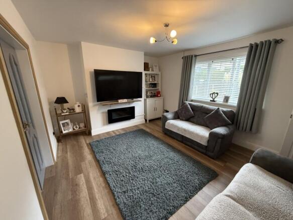 3 bed Semi-Detached to rent Image 4